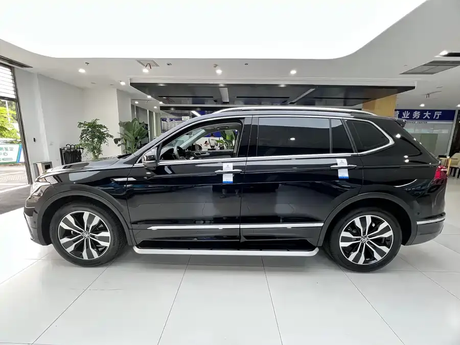 Volkswagen Tiguan — фото 5