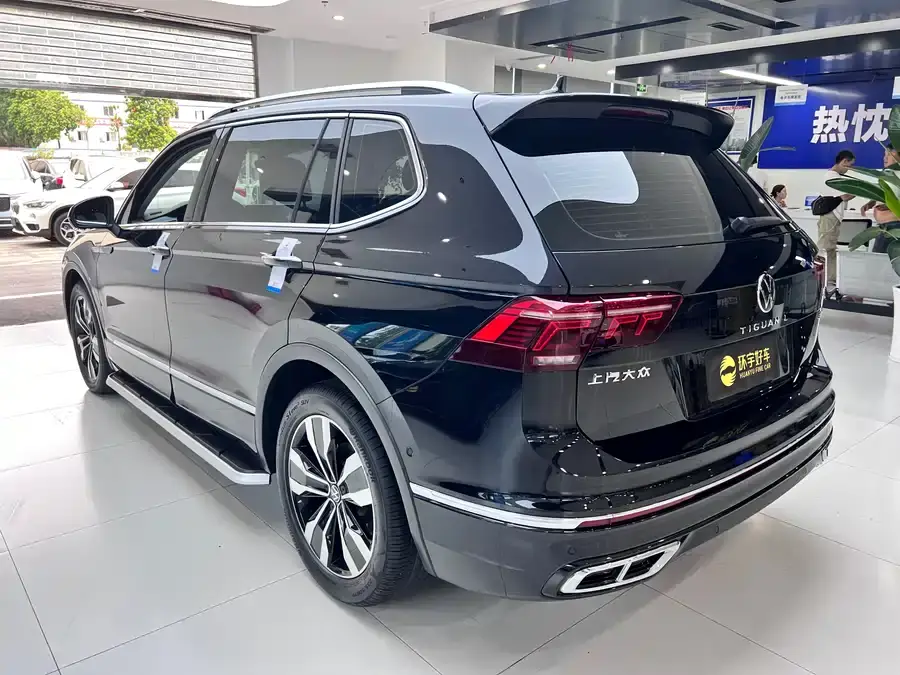 Volkswagen Tiguan — фото 6