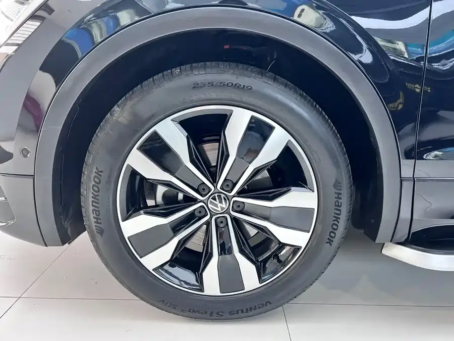 Volkswagen Tiguan — фото 4